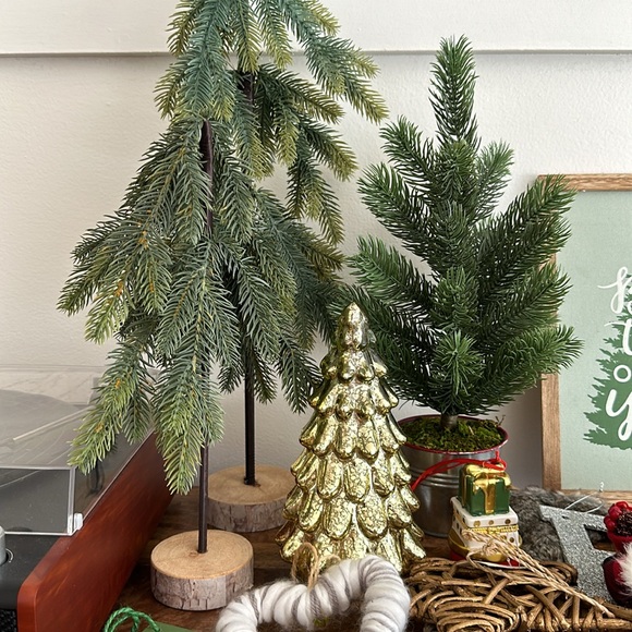 Lot 20 Christmas decor items with ornaments wall hangings art - Picture 7 of 14